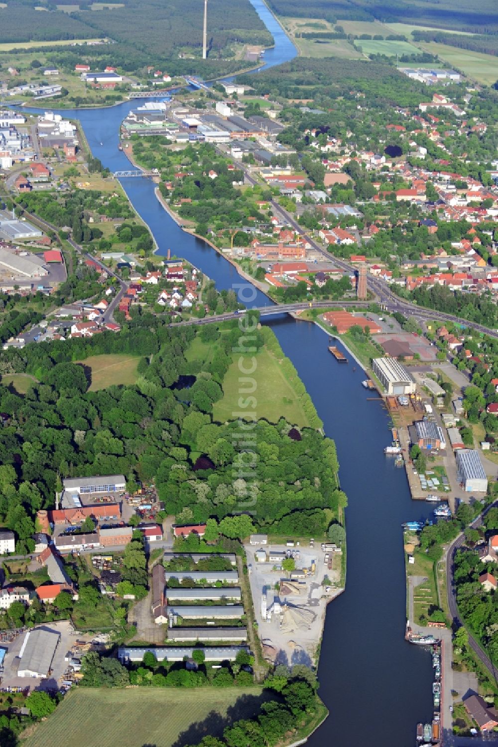 Genthin von oben - Brücken über dem Elbe-Havel-Kanal in Genthin im Bundesland Sachsen-Anhalt