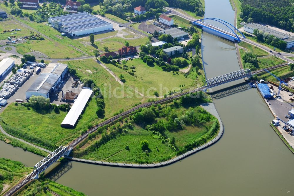 Luftaufnahme Genthin - Brücken über dem Elbe-Havel-Kanal in Genthin im Bundesland Sachsen-Anhalt