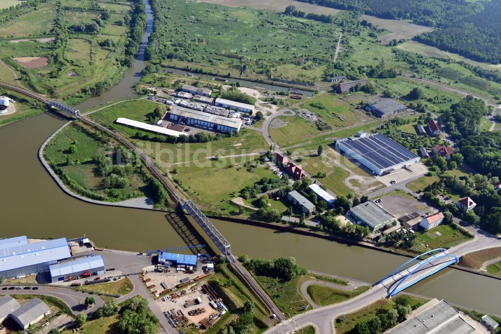 Genthin von oben - Brücken über dem Elbe-Havel-Kanal in Genthin im Bundesland Sachsen-Anhalt