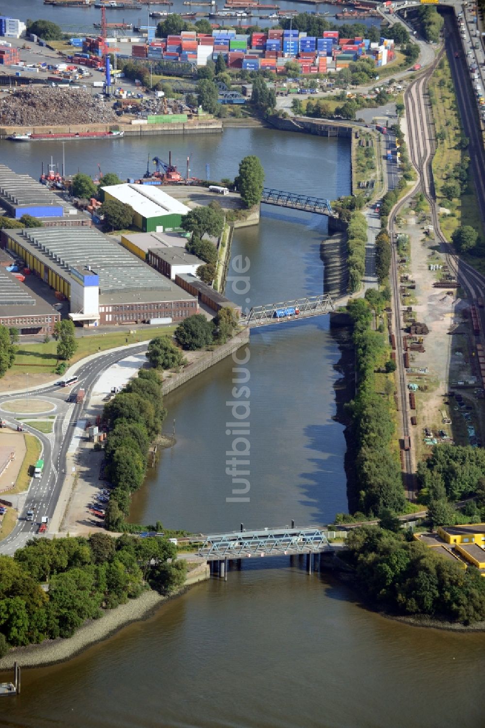 Hamburg von oben - Brücken über den Roßkanal in Hamburg-Mitte / Steinwerder