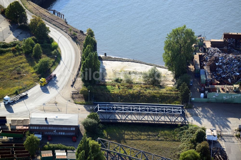 Hamburg aus der Vogelperspektive: Brücken am Ellerholzkanal in Hamburg-Mitte / Steinwerder