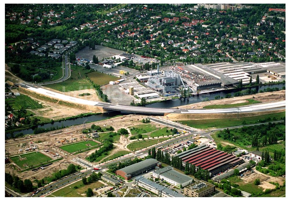 Berlin Johannisthal aus der Vogelperspektive: Brückenbau Berlin Johannisthal 08.06.2005