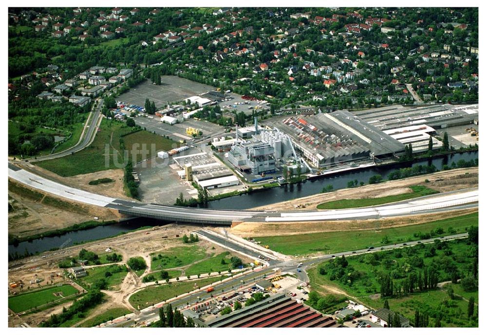 Berlin Johannisthal aus der Vogelperspektive: Brückenbau Berlin Johannisthal 08.06.2005