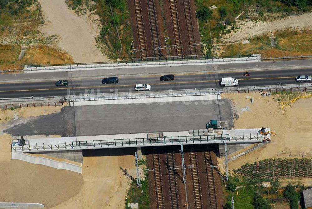 Mahlow aus der Vogelperspektive: Brückenbau an der Ortsumgehung B96 durch die Schälerbau Berlin GmbH