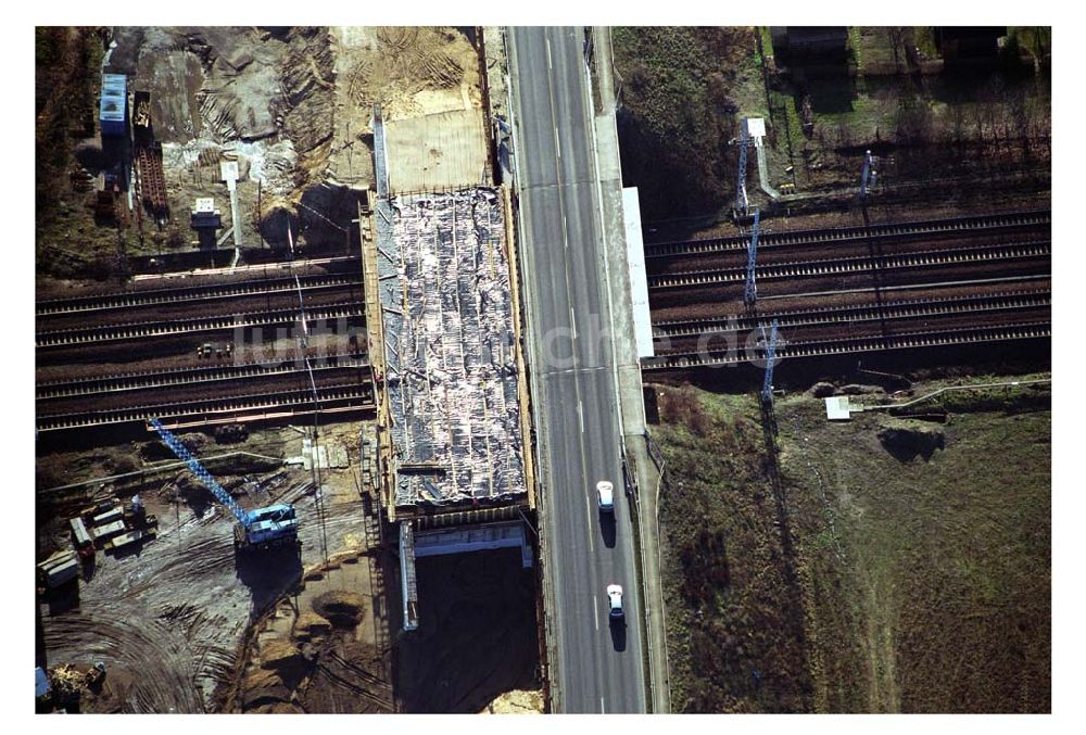 Luftbild Mahlow / Brandenburg - Brückenbau zur Stadtautobahnzufahrt am S-Bahnhof Schönefeld