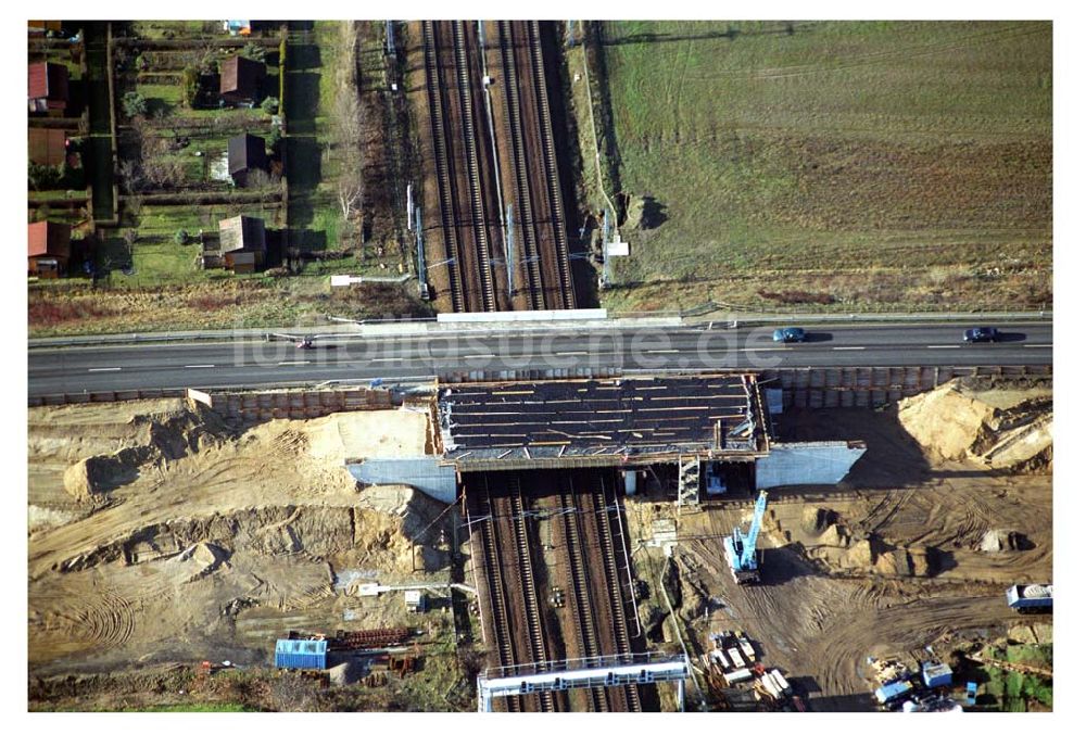 Mahlow / Brandenburg von oben - Brückenbau zur Stadtautobahnzufahrt am S-Bahnhof Schönefeld