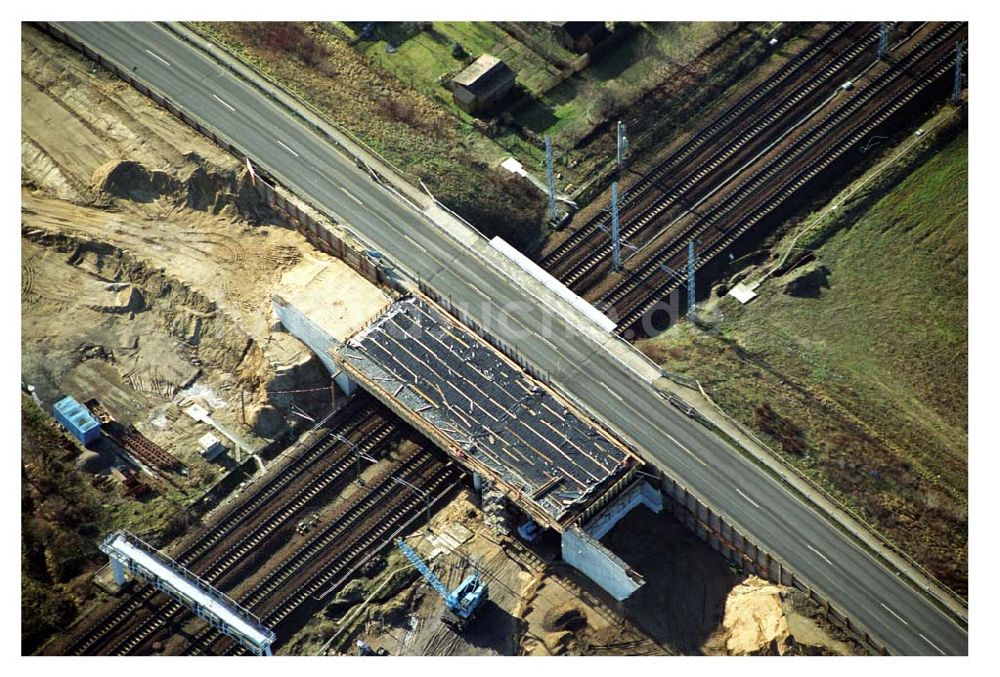 Luftaufnahme Mahlow / Brandenburg - Brückenbau zur Stadtautobahnzufahrt am S-Bahnhof Schönefeld