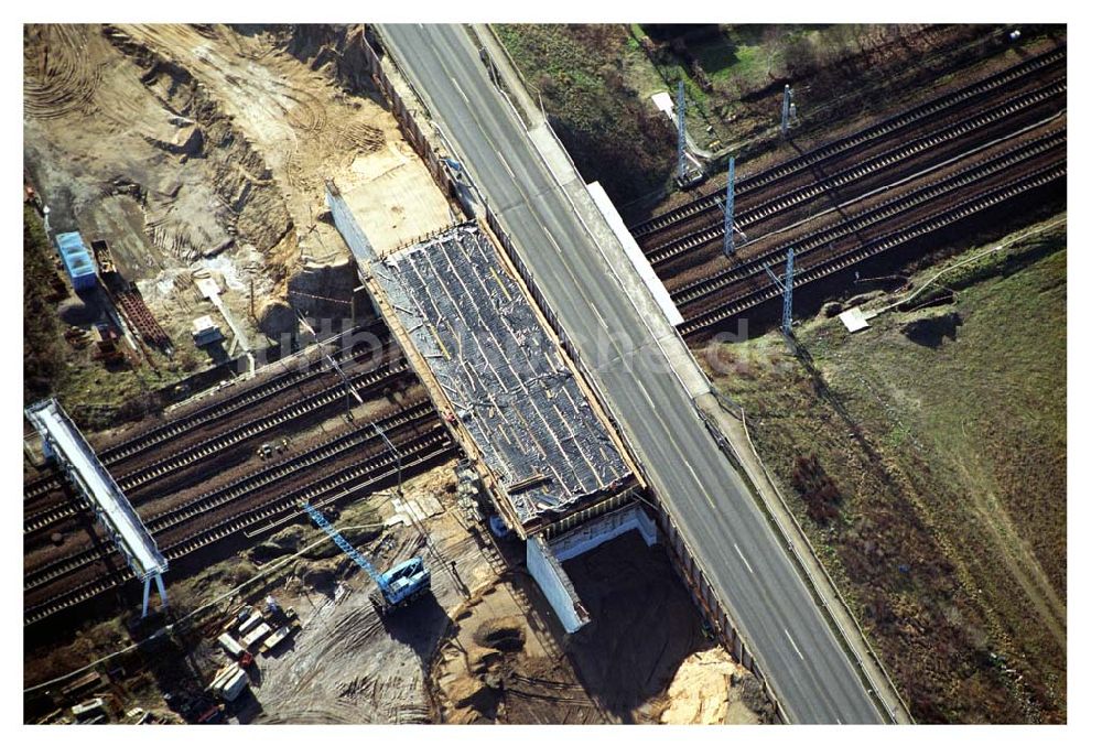 Mahlow / Brandenburg von oben - Brückenbau zur Stadtautobahnzufahrt am S-Bahnhof Schönefeld