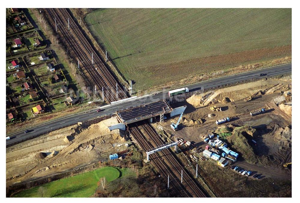 Luftbild Mahlow / Brandenburg - Brückenbau zur Stadtautobahnzufahrt am S-Bahnhof Schönefeld