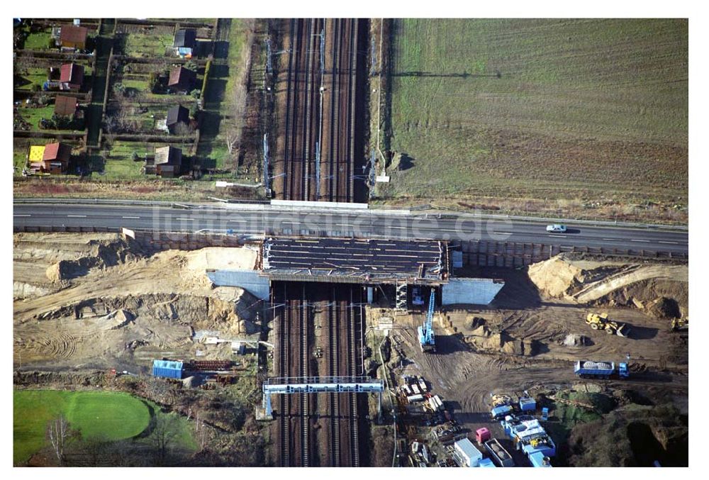 Luftaufnahme Mahlow / Brandenburg - Brückenbau zur Stadtautobahnzufahrt am S-Bahnhof Schönefeld