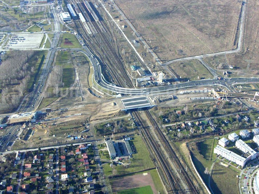 Luftbild Schönefeld - Brückenbau zur Stadtautobahnzufahrt am S-Bahnhof Schönefeld