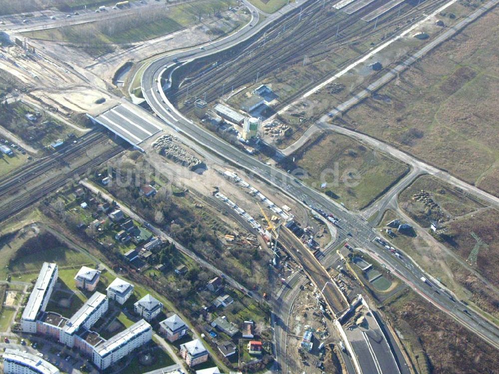 Luftaufnahme Schönefeld - Brückenbau zur Stadtautobahnzufahrt am S-Bahnhof Schönefeld