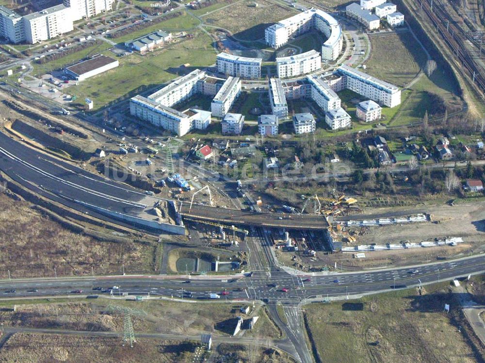 Luftaufnahme Schönefeld - Brückenbau zur Stadtautobahnzufahrt am S-Bahnhof Schönefeld