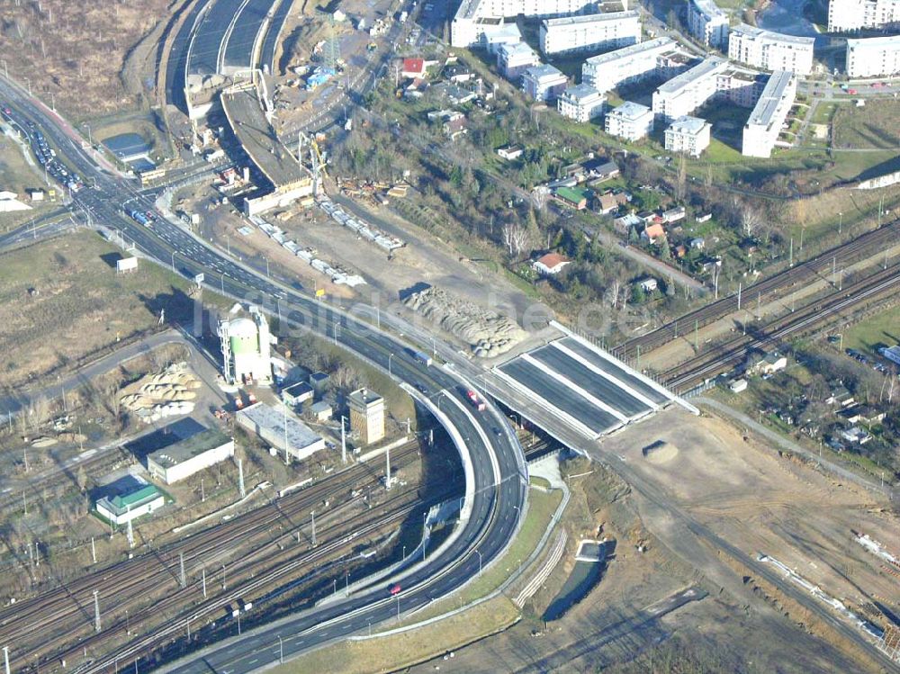 Luftaufnahme Schönefeld - Brückenbau zur Stadtautobahnzufahrt am S-Bahnhof Schönefeld