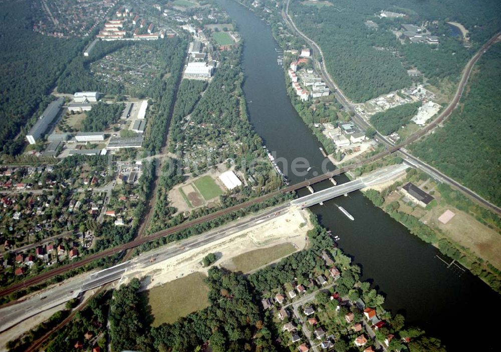 Berlin-Köpenick von oben - Brückenbau zwischen der Wuhlheide und Oberschöneweide in Berlin - Köpenick.