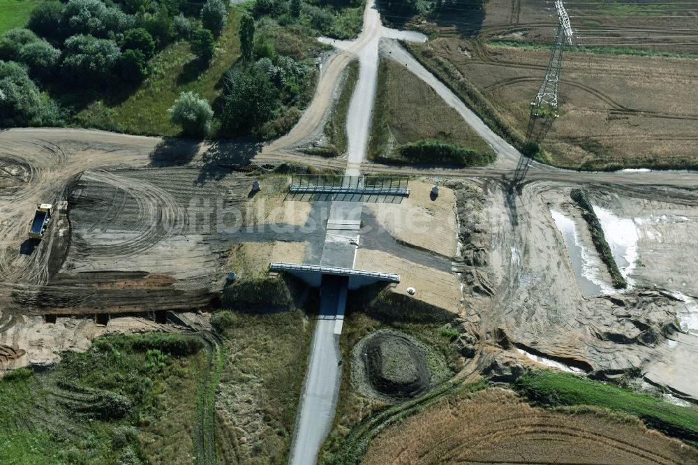 Luftbild Kesselhain - Brückenbauwerk- Baustelle entlang der Trasse und des Streckenverlaufes der Bundesstraße B95 zur Autobahn BAB A72 in Kesselhain im Bundesland Sachsen