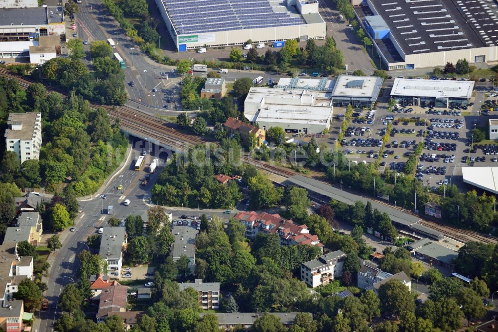 Berlin aus der Vogelperspektive: Brückenbauwerk an der Bundestraße B101 an der Bahnstrecke Dresdner Bahn zum S- Bahnhof Marienfelde in Berlin