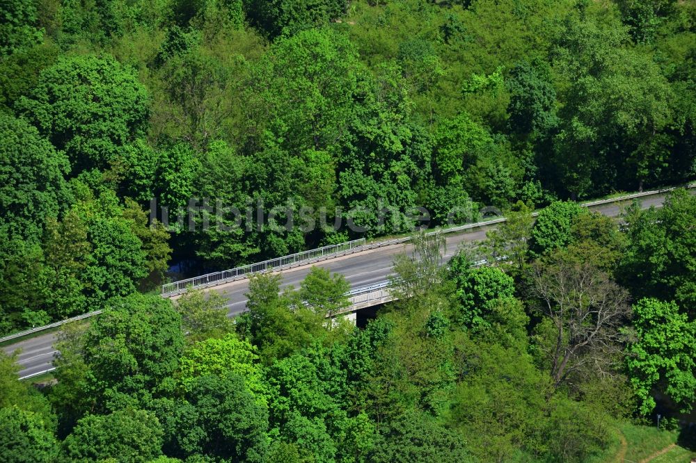 Luftbild Dunkelforth - Brückenbauwerk Dunkelforther Brücke über den Roßdorfer Altkanal in Dunkelforth im Bundesland Brandenburg