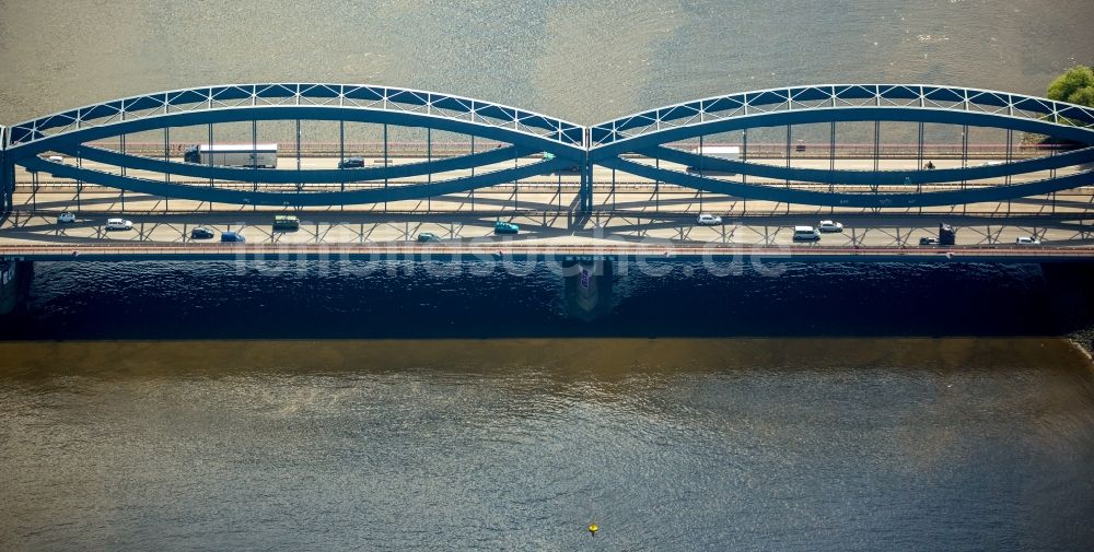 Luftbild Hamburg - Brückenbauwerk entlang der Billhorner Brückenstraße über die Ufer der Norderelbe in Hamburg