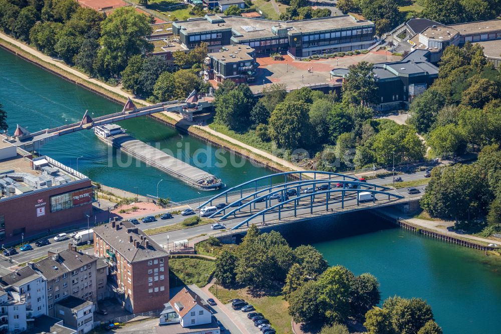 Luftbild Dorsten - Brückenbauwerk entlang der Borkener Straße über den Wesel-Datteln-Kanal in Dorsten im Bundesland Nordrhein-Westfalen, Deutschland