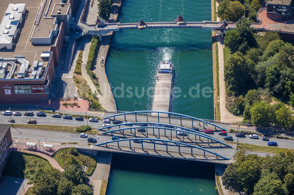 Luftaufnahme Dorsten - Brückenbauwerk entlang der Borkener Straße über den Wesel-Datteln-Kanal in Dorsten im Bundesland Nordrhein-Westfalen, Deutschland