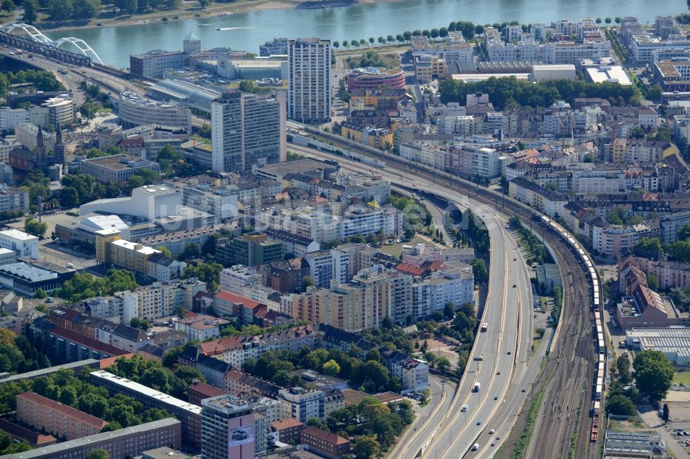 Ludwigshafen am Rhein aus der Vogelperspektive: Brückenbauwerk entlang der Bundesstraße 37 in Ludwigshafen am Rhein im Bundesland Rheinland-Pfalz