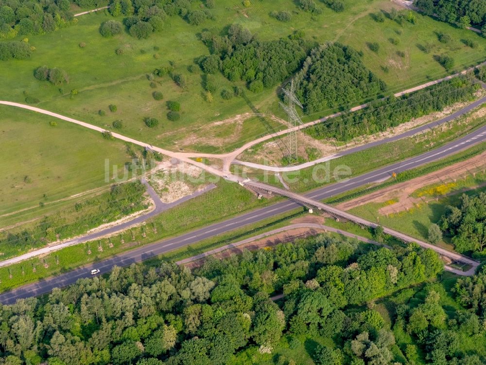 Gelsenkirchen von oben - Brückenbauwerk entlang der Hattinger Straße in Gelsenkirchen im Bundesland Nordrhein-Westfalen