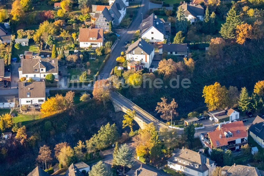 Wetter (Ruhr) aus der Vogelperspektive: Brückenbauwerk entlang der Höltkenstraße Wengern in Wetter (Ruhr) im Bundesland Nordrhein-Westfalen