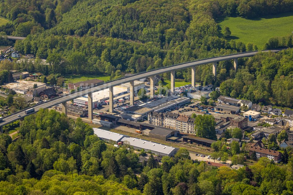 Hagen von oben - Brückenbauwerk entlang des Volmeabstieg in Hagen im Bundesland Nordrhein-Westfalen, Deutschland