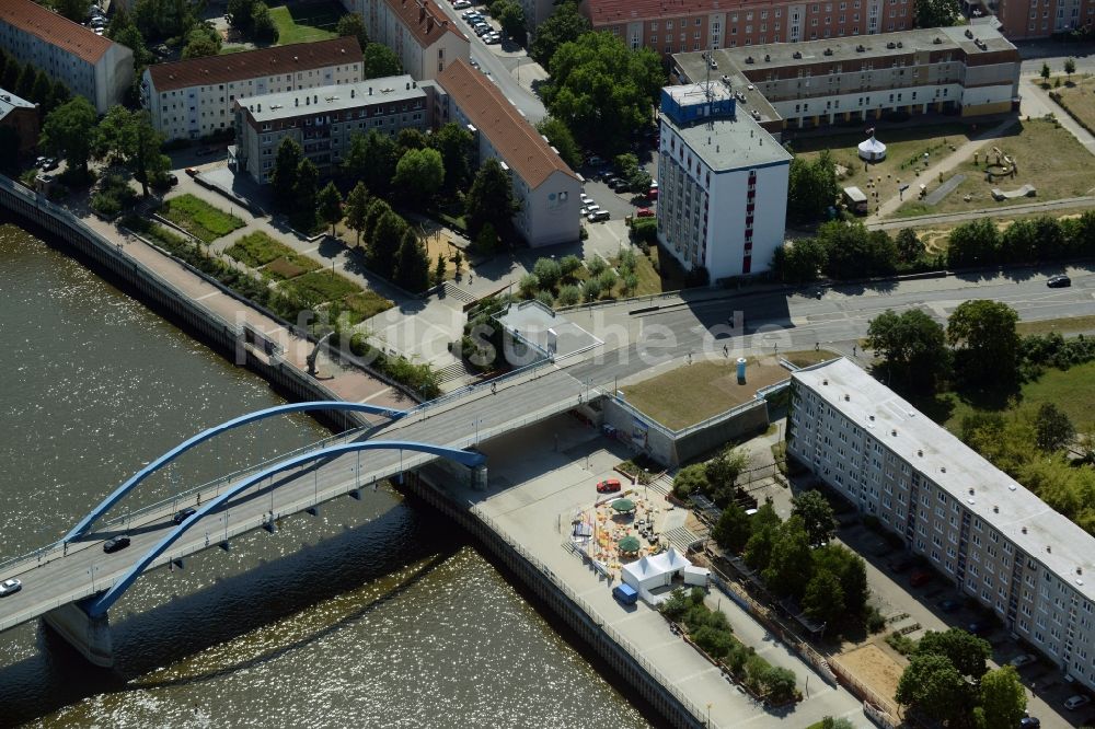 Luftaufnahme Frankfurt (Oder) - Brückenbauwerk Stadtbrücke der Bundesstraße 5 in Frankfurt (Oder) im Bundesland Brandenburg