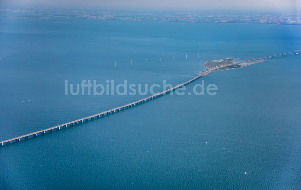 Luftaufnahme Korsoer - Brückenbauwerk Storesundbrücke entlang Querung der Meerenge Großer Belt zwischen den Inseln Fünen und Seeland in Korsoer in, Dänemark