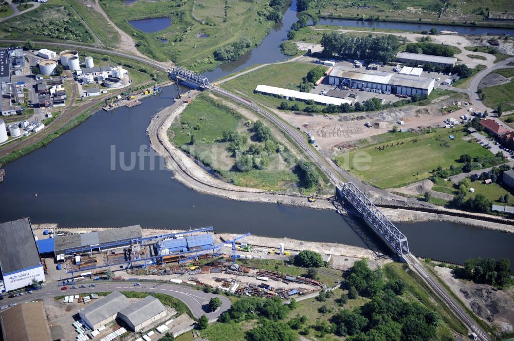 Luftaufnahme Genthin - Brückenknoten Elbe-Havel-Kanal Genthin