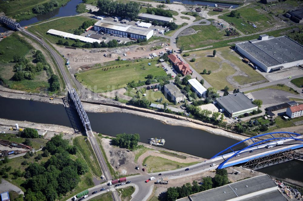 Genthin von oben - Brückenknoten Elbe-Havel-Kanal Genthin