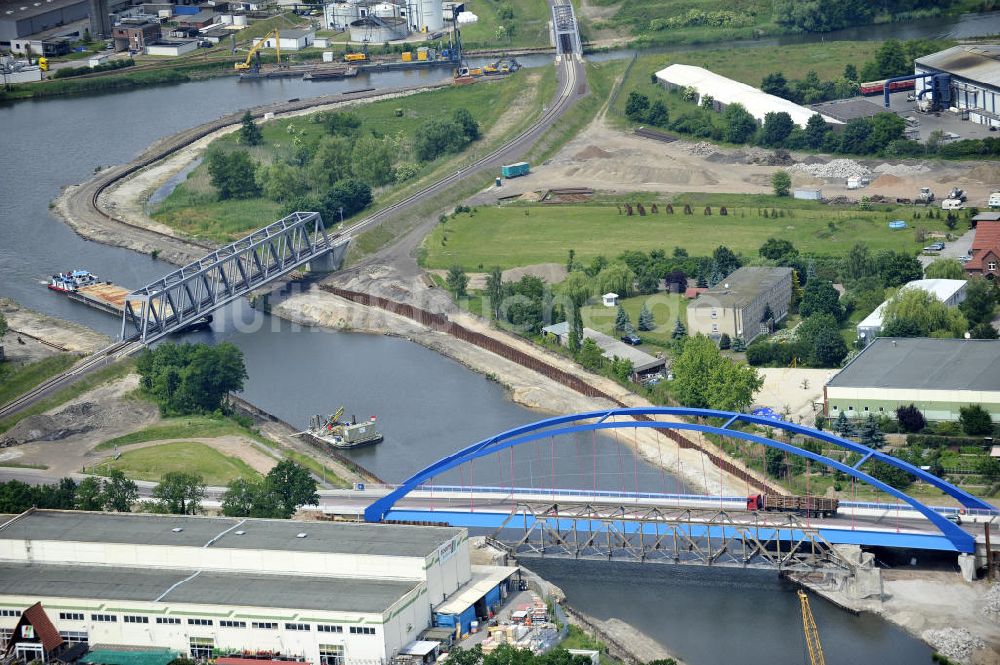 Genthin aus der Vogelperspektive: Brückenknoten Elbe-Havel-Kanal Genthin