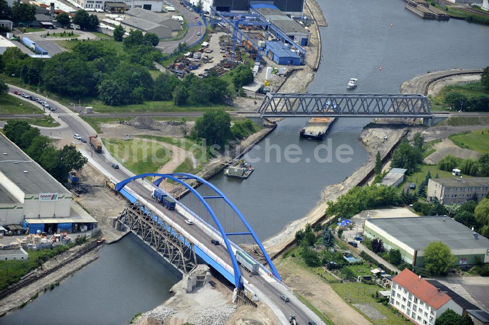 Luftaufnahme Genthin - Brückenknoten Elbe-Havel-Kanal Genthin