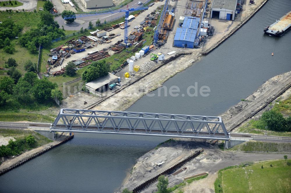 Luftaufnahme Genthin - Brückenknoten Elbe-Havel-Kanal Genthin