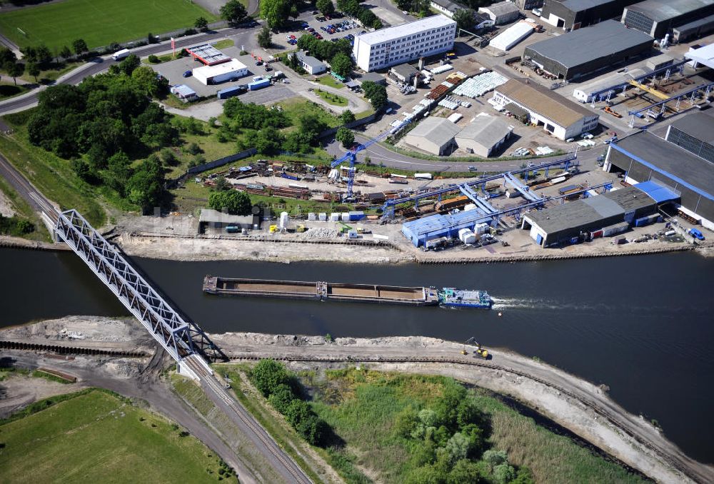 Luftaufnahme Genthin - Brückenknoten Elbe-Havel-Kanal Genthin