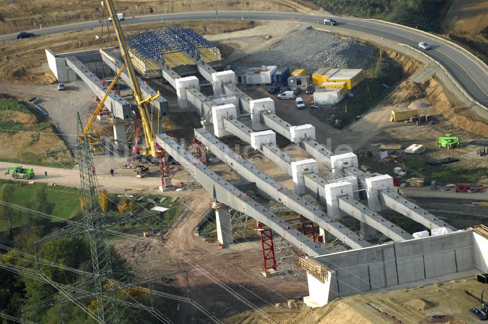 Luftbild Großenlupnitz - Brückenmontage an der B84 bei Großenlupnitz im Rahmen der BAB A 4 - Umfahrung Hörselberge in Thüringen bei Eisenach