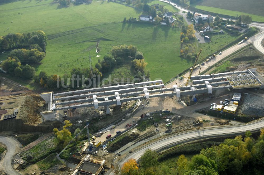 Luftaufnahme Großenlupnitz - Brückenmontage an der B84 bei Großenlupnitz im Rahmen der BAB A 4 - Umfahrung Hörselberge in Thüringen bei Eisenach