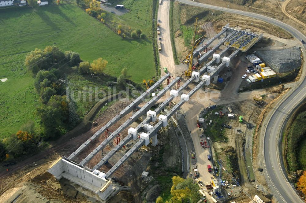 Luftbild Großenlupnitz - Brückenmontage an der B84 bei Großenlupnitz im Rahmen der BAB A 4 - Umfahrung Hörselberge in Thüringen bei Eisenach