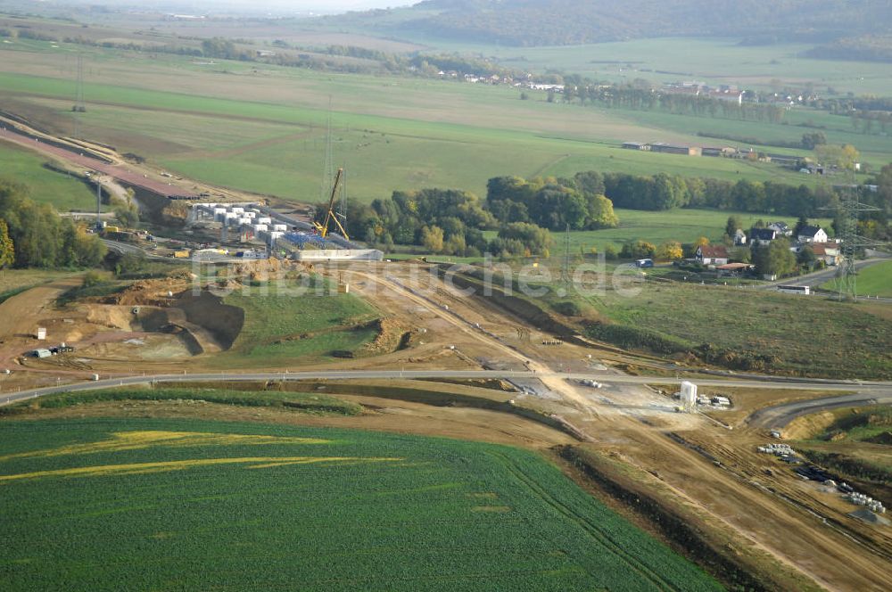 Luftbild Großenlupnitz - Brückenmontage an der B84 bei Großenlupnitz im Rahmen der BAB A 4 - Umfahrung Hörselberge in Thüringen bei Eisenach