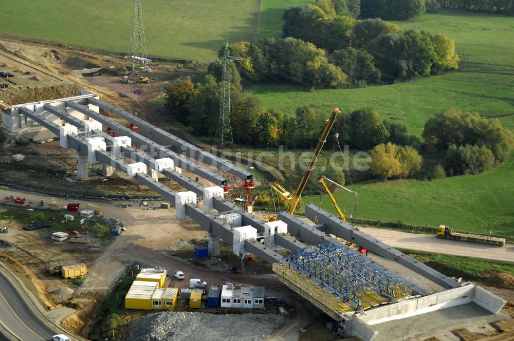 Luftbild Großenlupnitz - Brückenmontage an der B84 bei Großenlupnitz im Rahmen der BAB A 4 - Umfahrung Hörselberge in Thüringen bei Eisenach