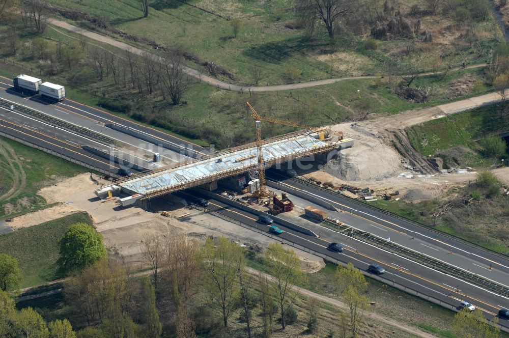 Berlin aus der Vogelperspektive: Brückenneubau / bridge construction site Berlin-Karow