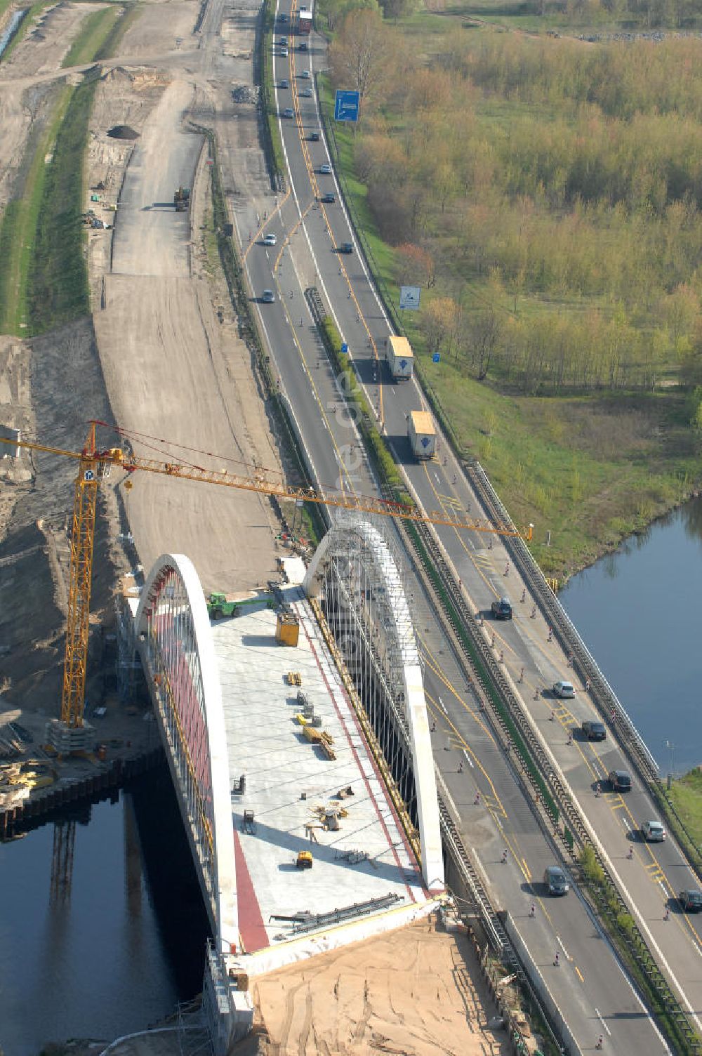 Brieselang aus der Vogelperspektive: Brückenneubau / new build bridge Brieselang