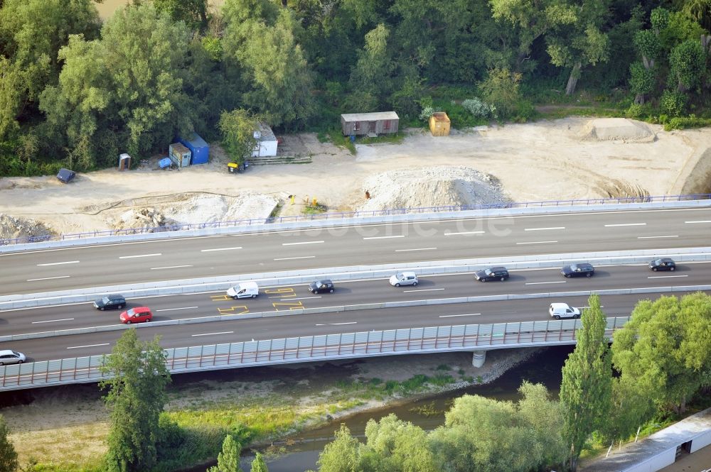 Luftaufnahme Braunschweig - Brückenneubau in Querschubbauweise beim Um- und Ausbau des Autobahndreieck Braunschweig-Südwest