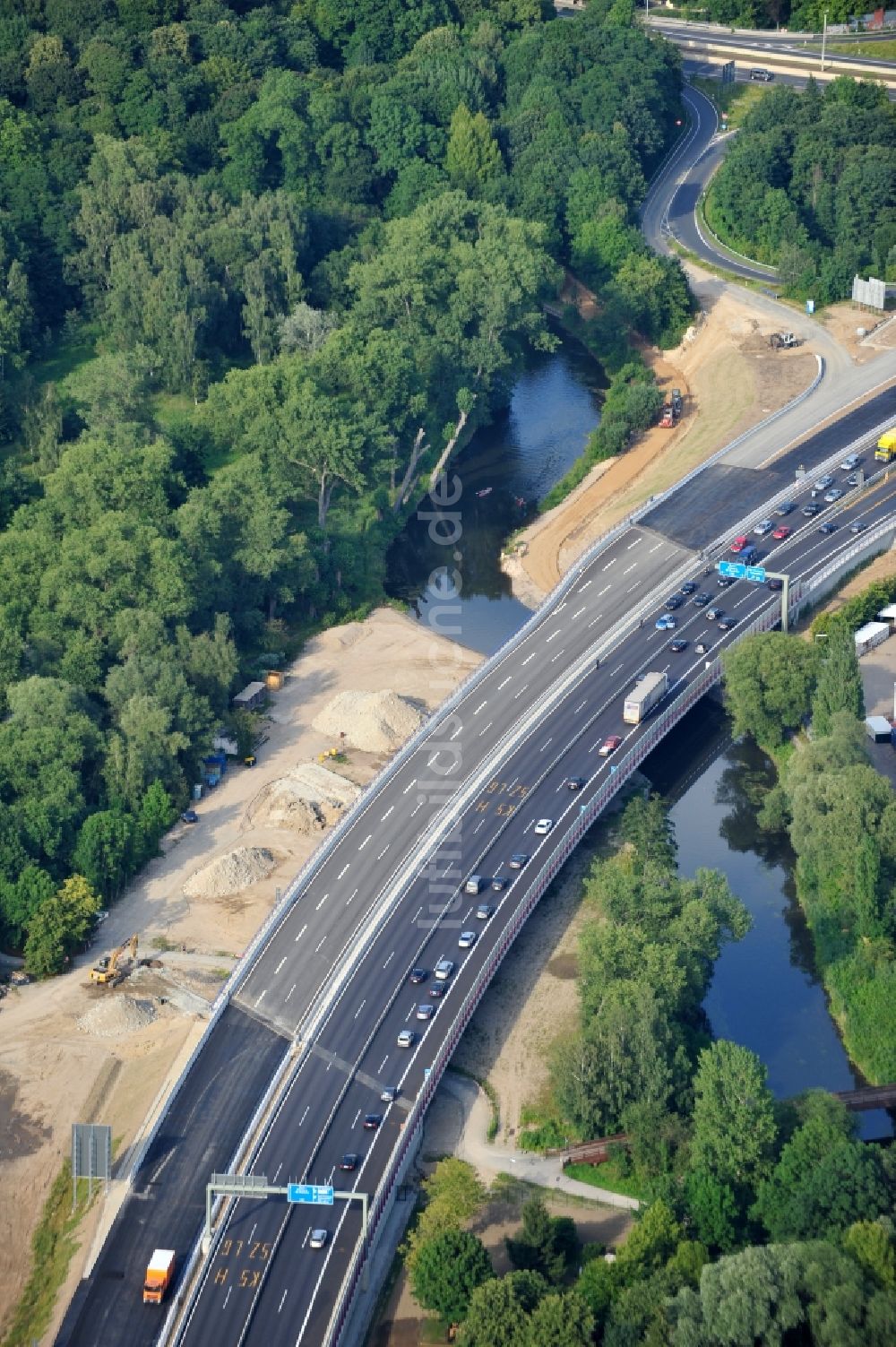 Braunschweig von oben - Brückenneubau in Querschubbauweise beim Um- und Ausbau des Autobahndreieck Braunschweig-Südwest