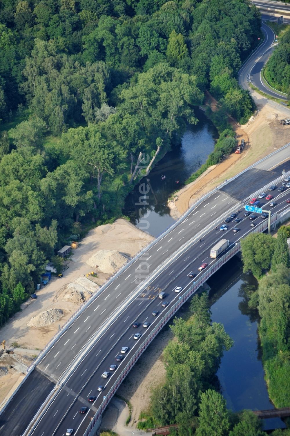 Braunschweig aus der Vogelperspektive: Brückenneubau in Querschubbauweise beim Um- und Ausbau des Autobahndreieck Braunschweig-Südwest