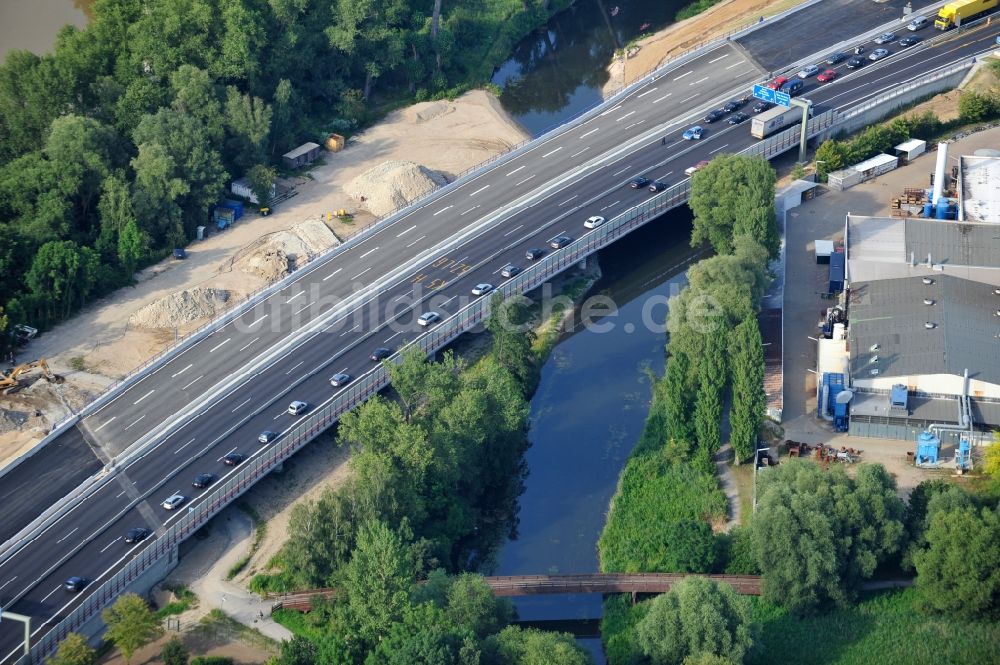 Luftaufnahme Braunschweig - Brückenneubau in Querschubbauweise beim Um- und Ausbau des Autobahndreieck Braunschweig-Südwest