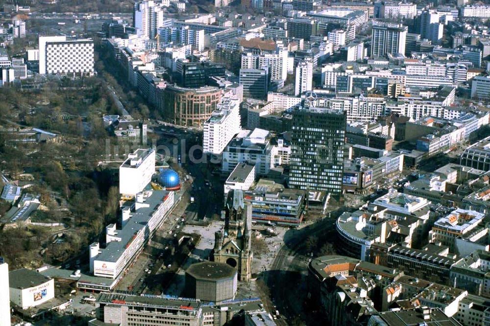 Luftaufnahme Berlin / Charlottenburg - Breitscheidplatz und Gedächtniskirche in Berlin-Charlottenburg.