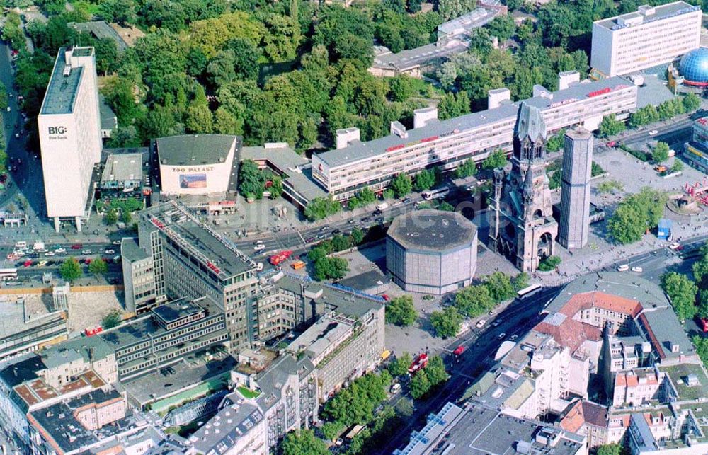 Berlin aus der Vogelperspektive: Breitscheidplatz und Gedächtniskirche in Berlin-Charlottenburg.